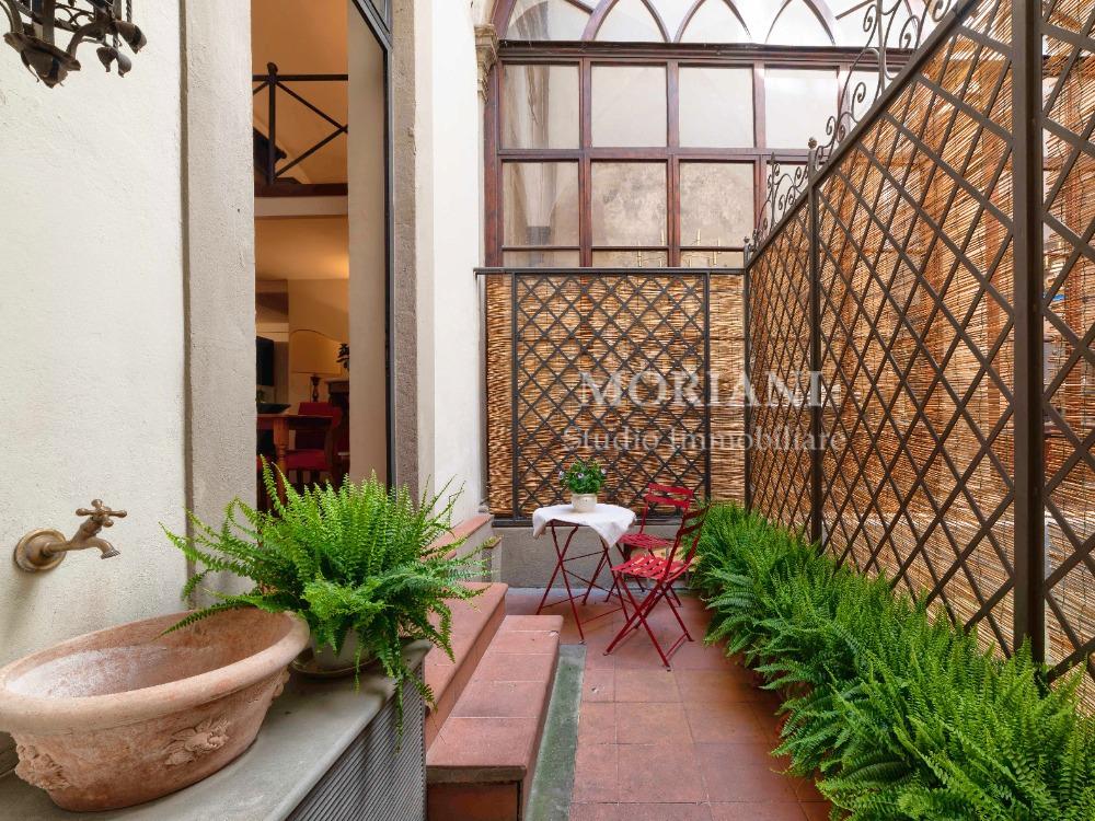 OLTRARNO - CORTE INGRESSO PRIVATO